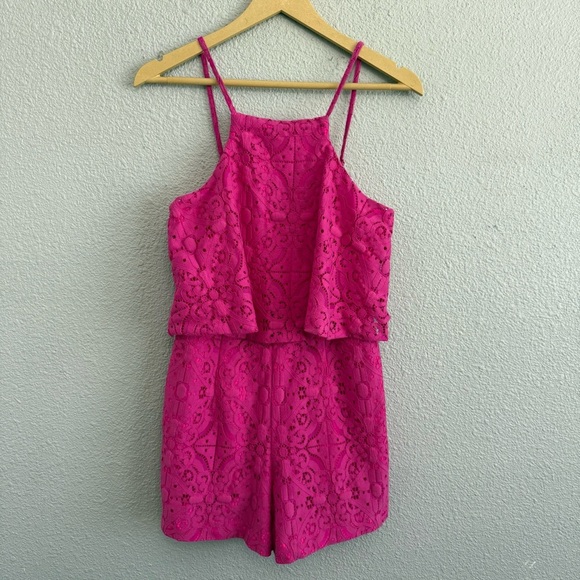 Lilly Pulitzer Celyn Romper Magenta Pink Tic Tac Tile Lace Size 2 - Picture 2 of 9